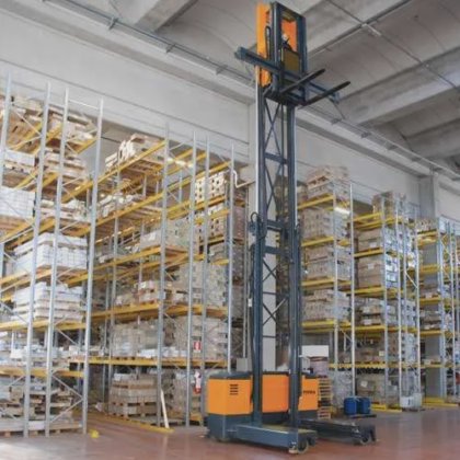 Chariots élévateurs latéraux picking