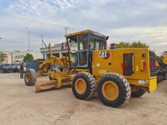 Grader Secondhand 140K Grader Good