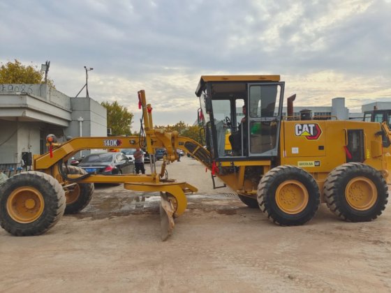 Grader Secondhand 140K Grader Good