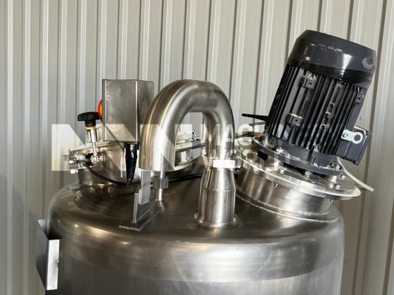 750 升 APV 不锈钢混合罐，配有 7.5