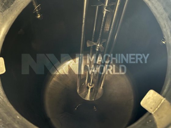 750 升 APV 不锈钢混合罐，配有 7.5