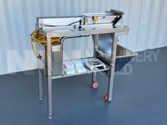 2018 Eberle Metall ステンレス鋼手動ギロチンダイサー（年式2018年）