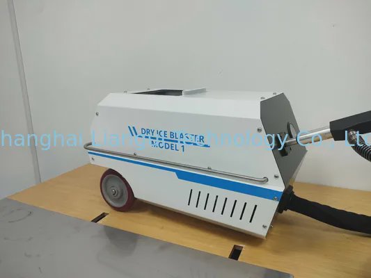 小型ガス駆動ドライアイスクリーニングマシン 最新設計 低ドライアイス消費