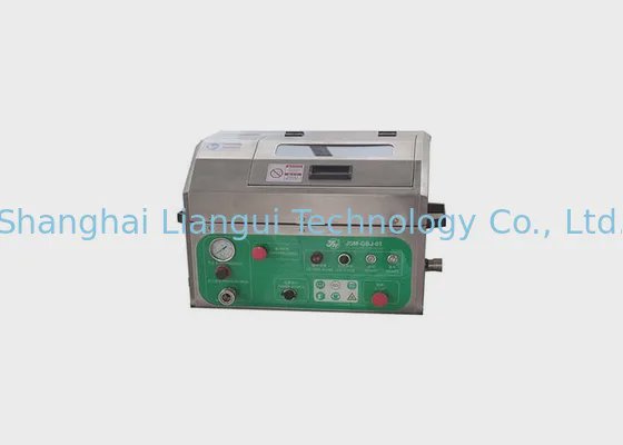 タイヤおよびタイヤ型のクリーニングのためのドライ アイスのクリーニング機械