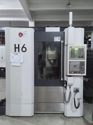 用于钢材制造的高性价比 CNC 加工中心（高质量） 相反 二手牧野高速机床