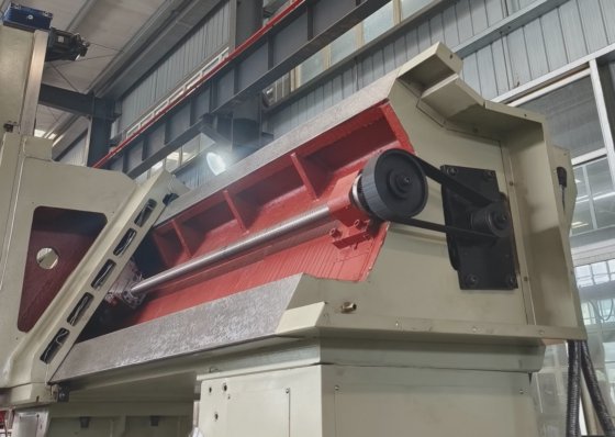 用于模具钢加工和歧管精加工的马鞍型高精度自动四面方形磨床