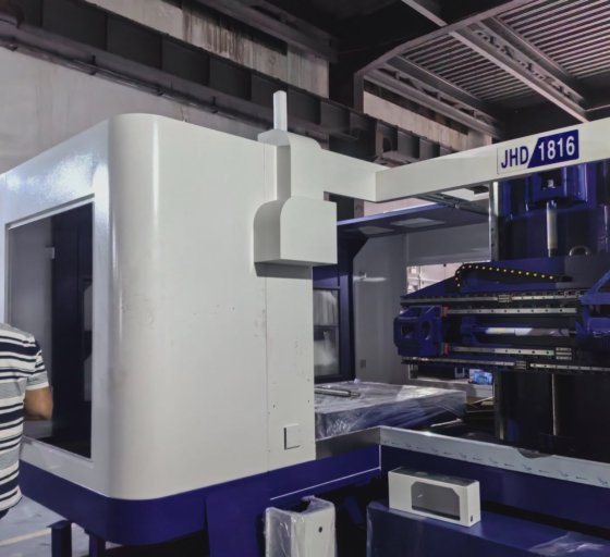 Estop Machinery 卧式 3 轴精密数控深孔钻床，适用于模具行业