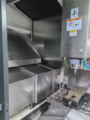 喜欢 Mazak 光学镜片模具加工高速 5 轴加工中心