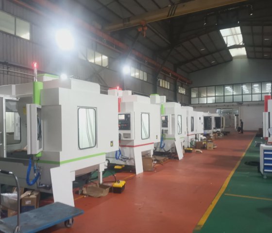 高速立式加工中心 三菱系统 小型数控铣床 用于模具加工