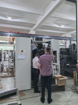 DMG森スタイルCNC工作機械ツール非常停止高速軸加工センター