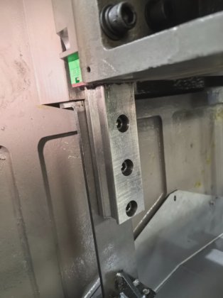 CE認証付き金属加工用高精度垂直加工センター(VMC-850NC)