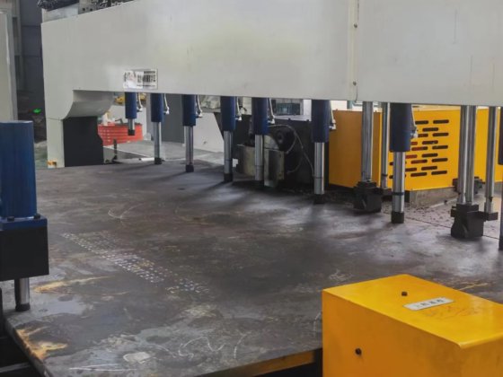 エストップ CNC 円形鋸切断機 1600mm 自動切断機