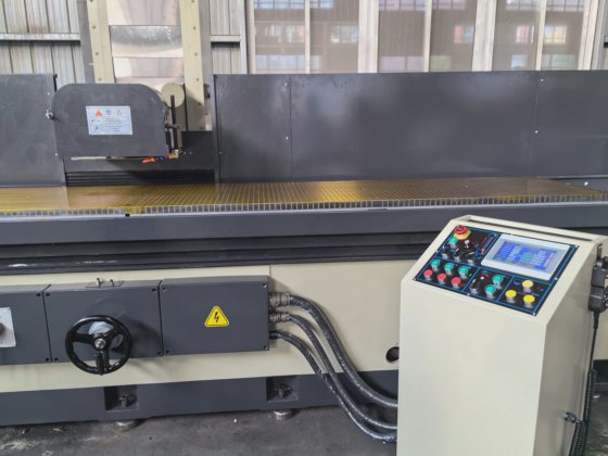 可動式カラム表面研削機 エストップ精密研削機 Etd-60120nc