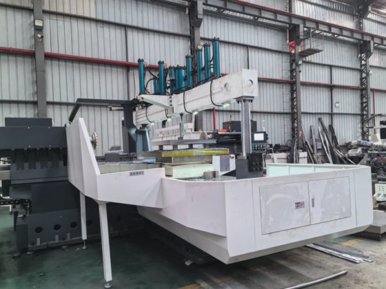 Amada 顶级数控双面铣床加工大型工件