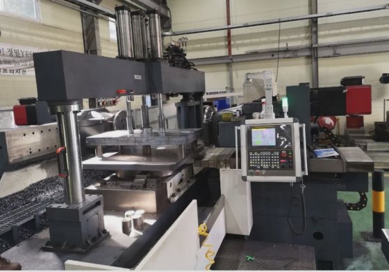 Amada 顶级数控双面铣床加工大型工件