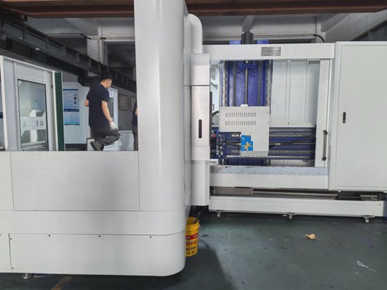 Es Top 数控深孔钻床 Dh-1816 注塑针内腔加工数控枪钻数控加工数控机床