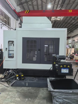 プロフェッショナルなメーカー Estop 高精度垂直加工センター CNC 加工センター