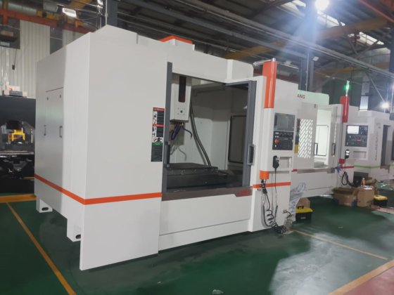 用于精密加工的高质量立式加工中心，配备 Fanuc 3 轴 CNC