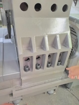 多用途の垂直加工センター 金型加工用 高精度CNC機械