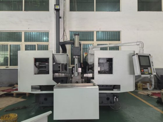 用于模具加工的数控双头铣床：质量与哈迈品牌铣床相同