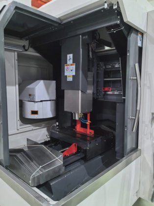 用于钢材加工的高效耐用高速加工中心 而非二手牧野机床