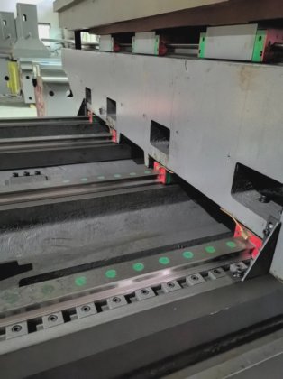 Es Top Like Grob 大型模具铣削精密数控卧式加工中心