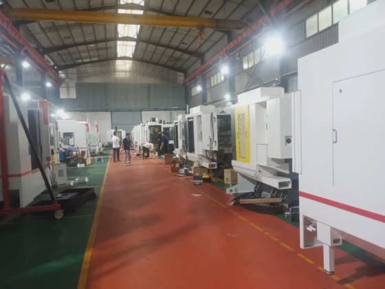 Estop CNC 立式加工中心 不规则形状加工 立铣脱模加工