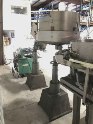 Tin Can Capping System Accumulation