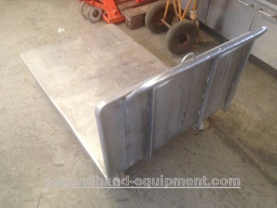 ステンレス・プラットフォーム・ワゴン