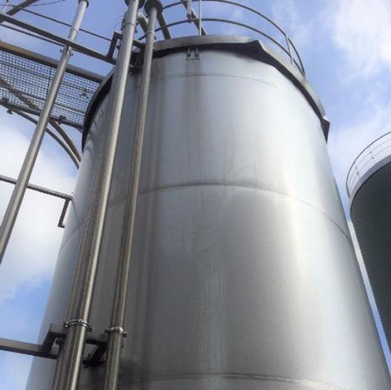 Tanque de pó vertical