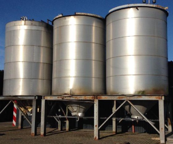 垂直タンク 27 m3