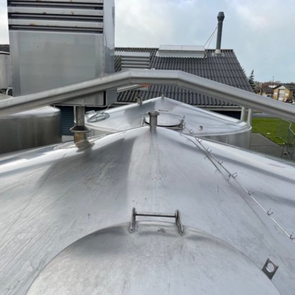 撹拌機付き垂直タンク 15.000L