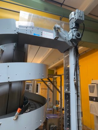 带模块化输送带的螺旋升降机