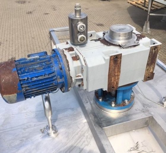 縦型ジャケットタンク 8500L