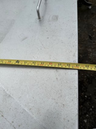 带泵的方形容器