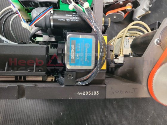 Cabeçote universal de 4 fusos