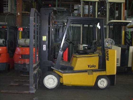 2001 Yale GLC080LGNGAE095 LP Gas