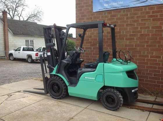 2010 Mitsubishi FG25 LP Gas