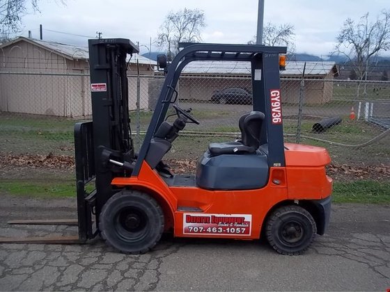 2006 Toyota 7FDU25 Diesel Pneumatic