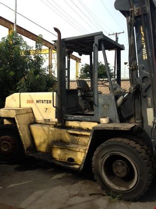 1996 Hyster H250 Diesel Pneumatic