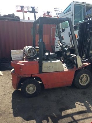 1999 Nissan LP Gas Pneumatic