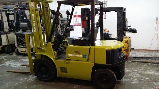 Mitsubishi FG20 Gasoline Pneumatic Tire