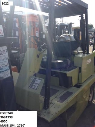 1981 Clark C300Y40 LP Gas