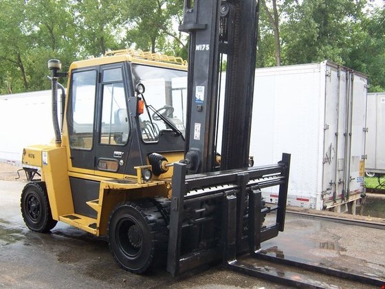 2006 Cat DP70 Diesel Pneumatic