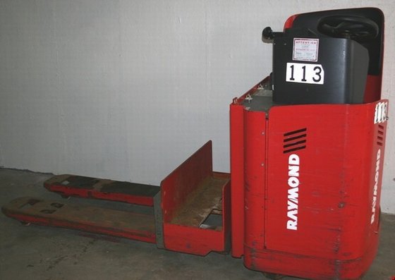 2011 Raymond 8900 Electric Electric