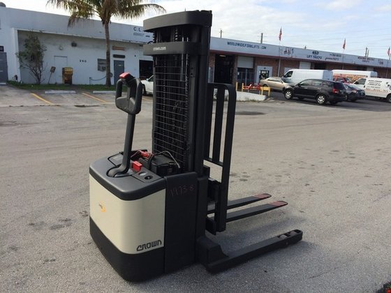 Crown WS2000-40 Electric Electric Walkie