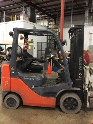 2009 Toyota 8FGCU25 LP Gas