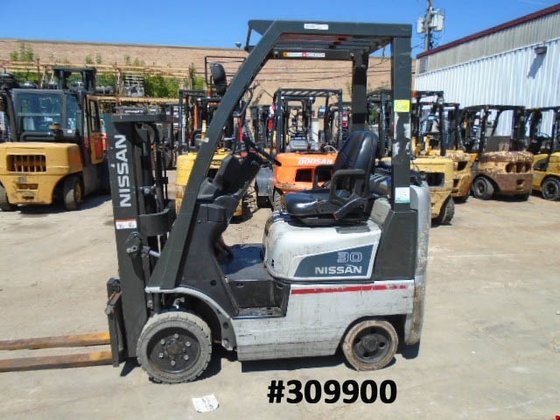 2010 Nissan MCP1F1A15LV LP Gas