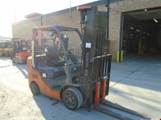 2009 Toyota 8FGCU30 LP Gas