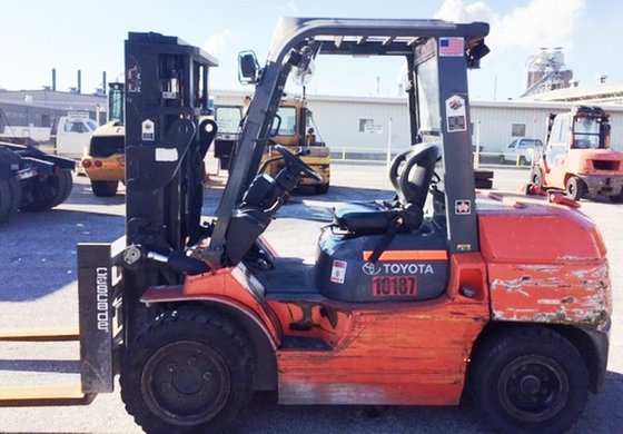 2009 Toyota 7FDKU40 Diesel Pneumatic